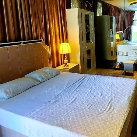 Hotel Cleopatra
