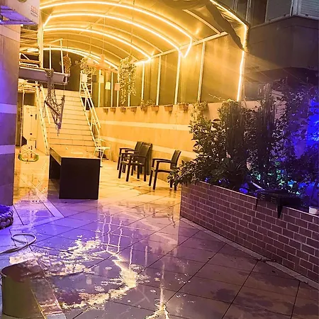 Cleopatra Hotell 3*